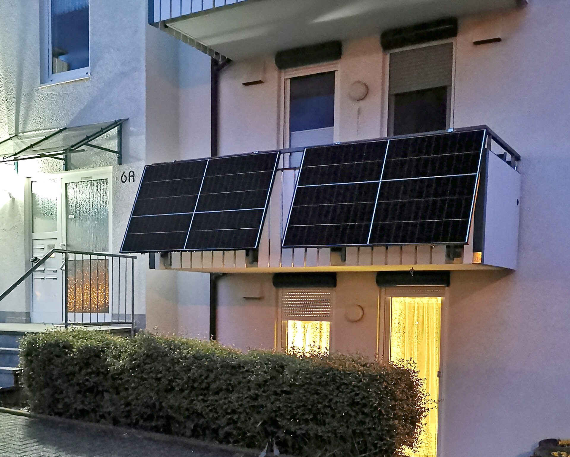Plug-in panels mounted on a balcony railing